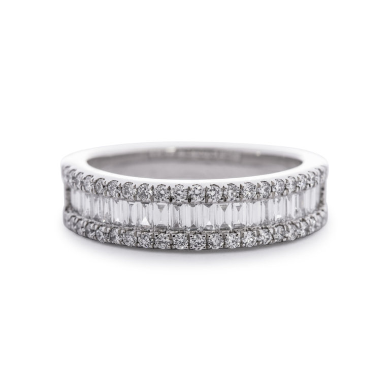 Baguette and Round Brilliant Total 1.00ct Diamond Three Row Ring - Image 3