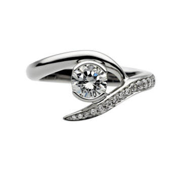 Image of a diamond platinum ring