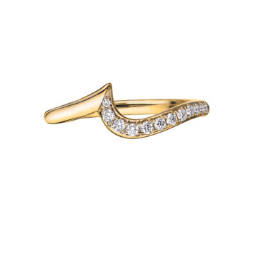 Image of a wave design diamond and gold ring