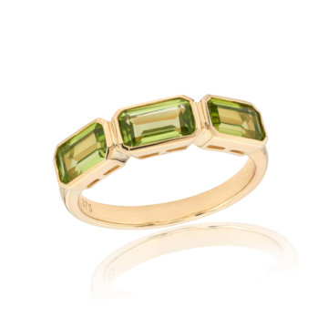 Peridot and Yellow Gold Ring