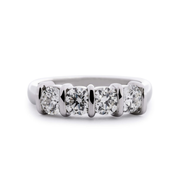 Brilliant Cut 1.33ct Diamond Bar-Set Four Stone Ring - Image 3