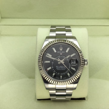 Pre-owned Rolex Oyster Perpetual Sky-Dweller Watch