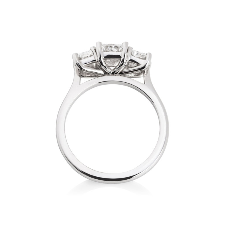 Radiant Cut 2.01ct Diamond Three Stone Ring - Image 2