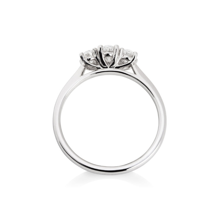 Oval Brilliant Cut 0.73ct Diamond Three Stone Ring - Image 2