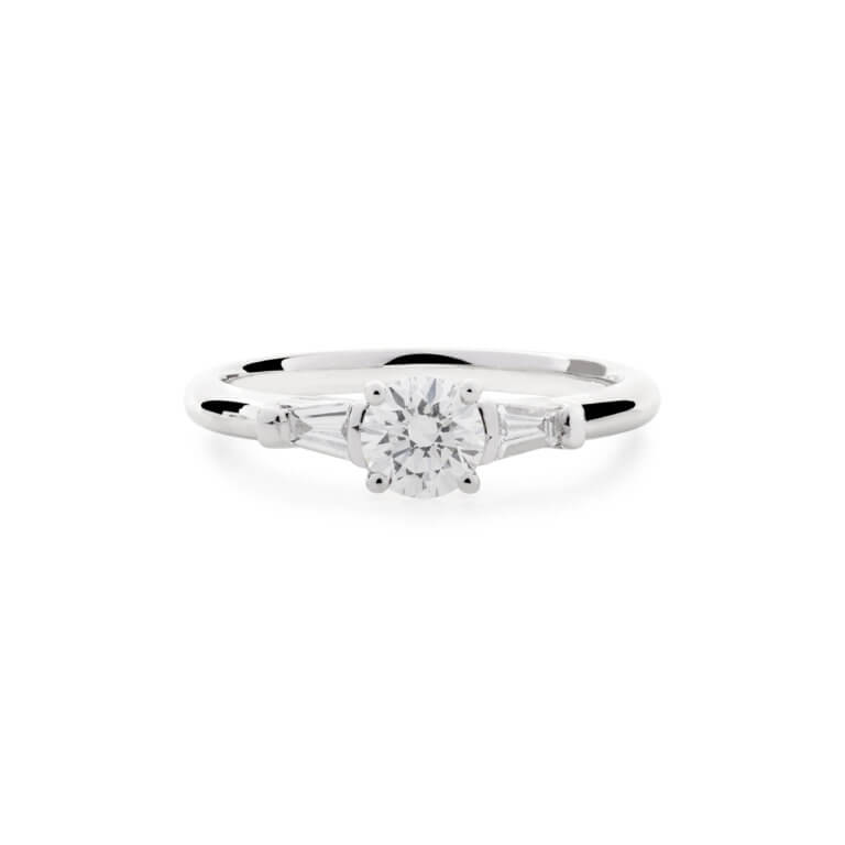 Round Brilliant and Tapered Baguette Cut 0.67ct Diamond Ring - Image 3