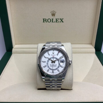 Pre-owned Rolex Oyster Perpetual Sky-Dweller Watch